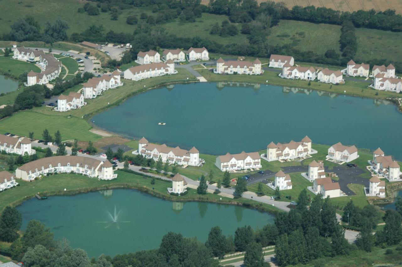 Liming Lodge - Lakeside Home In The Cotswolds South Cerney Exterior photo